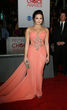 Demi Lovato espectacular con un vestido salmón en los People Choice Awards