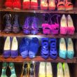 El zapatero de kim Kardashian está lleno de tacones de todos los gustos y colores