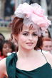 Helena Bonham Carter ha sido condecorada con el rango de comandante en la Órden del Imperio Británico de la mano de la Reina Isabel II
