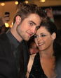 Kristen Stewart le regala un piano de lujo a Rob