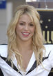 Shakira colabora con los niños sin recursos