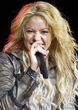 SHakira revoluciona la red con su bikini-tanga