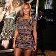 Beyonce muestra su barriga en la alfombra rojo