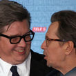 Gary Oldman y Tomas Alfredson posan ante los fotógrafos en la presentación de "El Topo" en Berlín