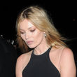 Kate Moss sufrió paralisis en uno de sus brazos durante el fin de semana Kate Moss sufrió paralisis en uno de sus brazos durante el fin de semana