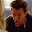 Matthew Perry en una de las escenas de la serie que él mismo creó, "Mr. Sunshine"