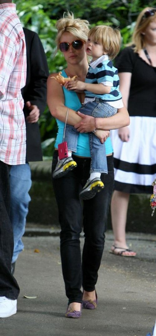 Britney Spears, Kevin Federline, Jason Trawick - Britney Spears junto a sus hijos Britney Spears, Kevin Federline, Jason Trawick - Britney Spears junto a sus hijos