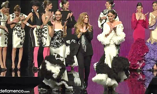 Juana Martin - La diseñadora Juana Martín junto a sus modelos Juana Martin - La diseñadora Juana Martín junto a sus modelos
